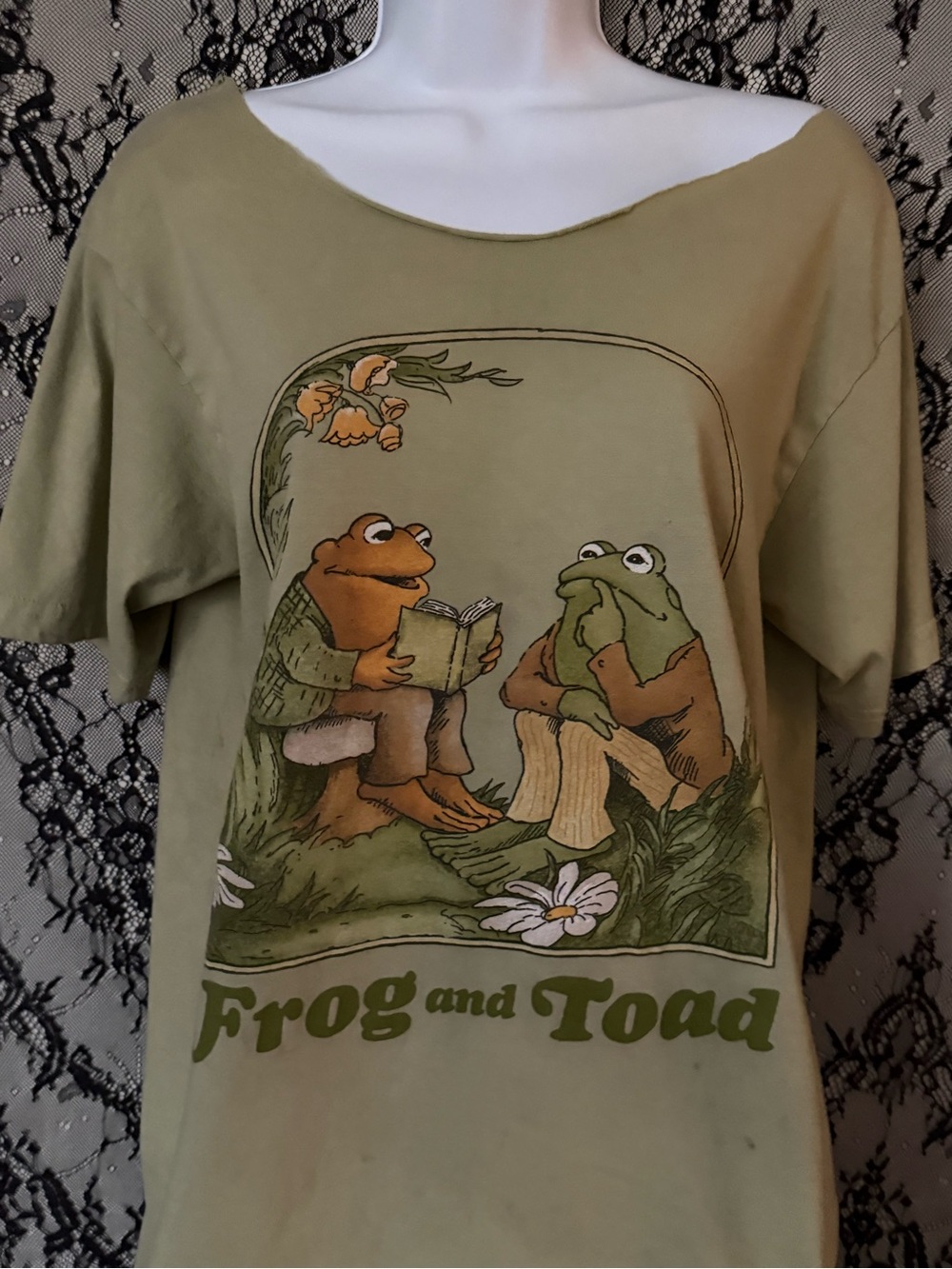 Frog and Toad graphic tee